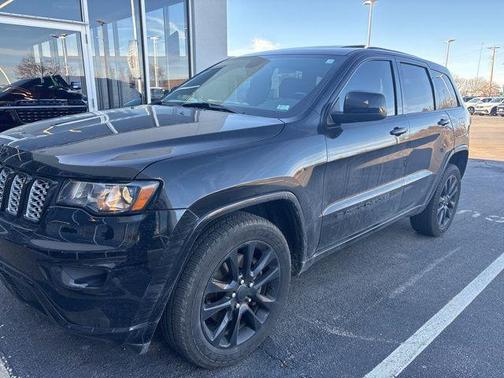 2022 Jeep Grand Cherokee Laredo