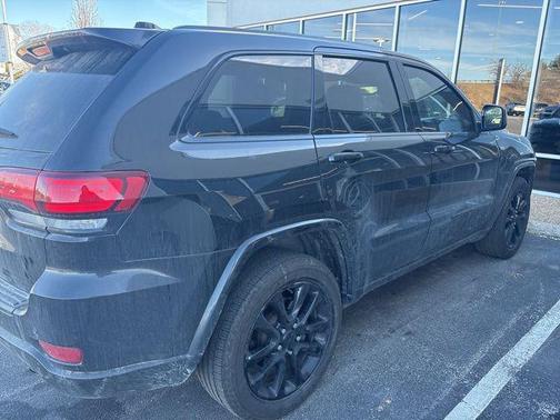 2022 Jeep Grand Cherokee Laredo