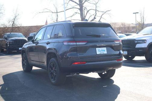 2026 Jeep Grand Cherokee Altitude