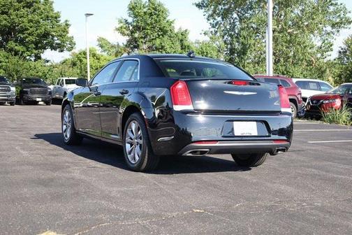 2021 Chrysler 300 Touring