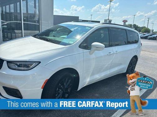 Bright White Clearcoat 2021 Chrysler Pacifica Touring L