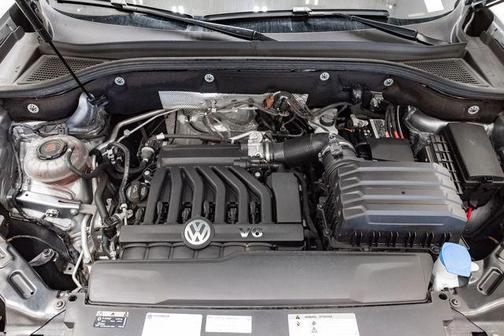 2023 Volkswagen Atlas Cross Sport 3.6L V6 SEL Premium R-Line