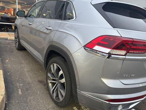 2023 Volkswagen Atlas Cross Sport 3.6L V6 SEL Premium R-Line