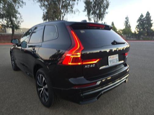 2025 Volvo XC60 B5 Plus