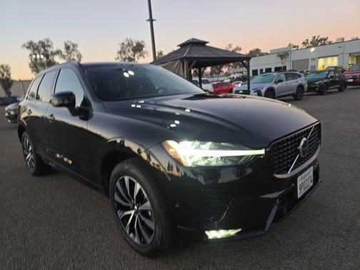 2025 Volvo XC60 B5 Plus