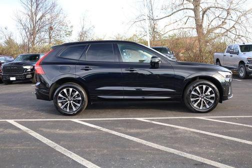 2025 Volvo XC60 B5 Plus
