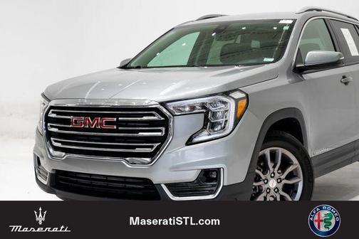 Sterling Metallic 2024 GMC Terrain SLT