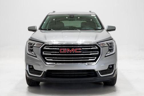 Sterling Metallic 2024 GMC Terrain SLT