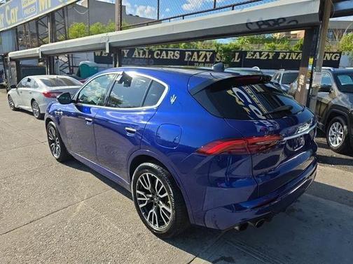 Blu Intenso Metallic 2023 Maserati Grecale GT