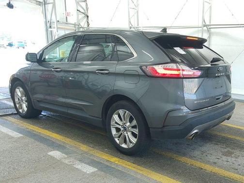Gray Metallic 2022 Ford Edge Titanium