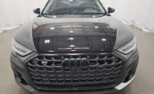 Mythos Black Metallic 2023 Audi S8 4.0T