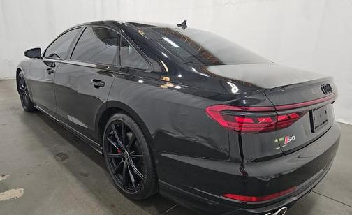 Mythos Black Metallic 2023 Audi S8 4.0T
