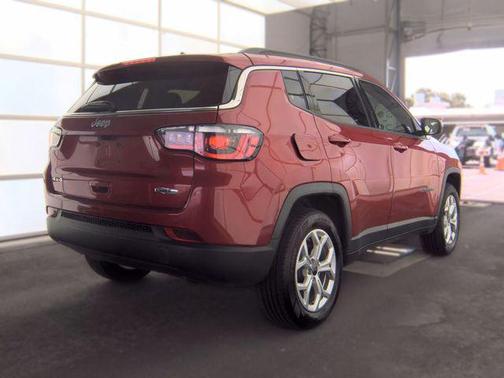 Red Hot Pearlcoat 2025 Jeep Compass Latitude
