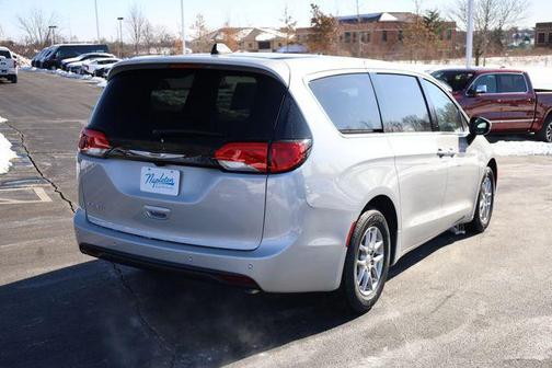 2026 Chrysler Voyager LX