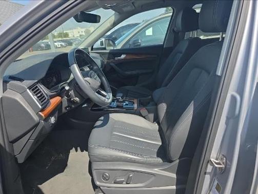 Florett Silver Metallic 2023 Audi Q5 40 Premium Plus