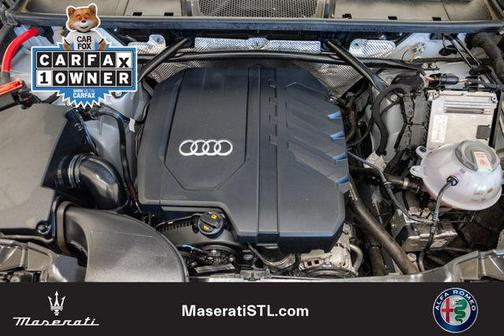 Florett Silver Metallic 2023 Audi Q5 40 Premium Plus