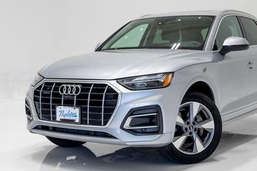 Florett Silver Metallic 2023 Audi Q5 40 Premium Plus