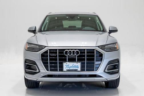 Florett Silver Metallic 2023 Audi Q5 40 Premium Plus