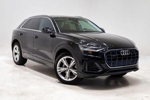 2023 Audi Q8 55 Premium