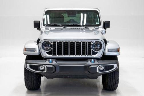 Silver Zynith Clearcoat 2024 Jeep Wrangler 4xe Sahara