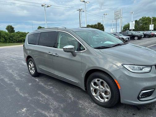 Ceramic Gray Clearcoat 2021 Chrysler Pacifica Limited