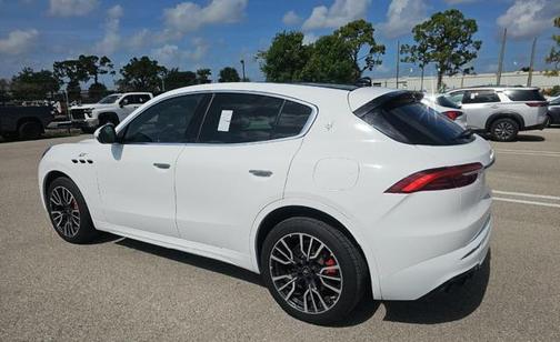 Bianco 2023 Maserati Grecale GT