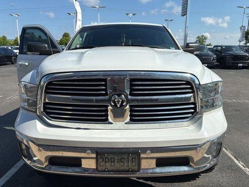 Bright White Clearcoat 2019 RAM 1500 Big Horn