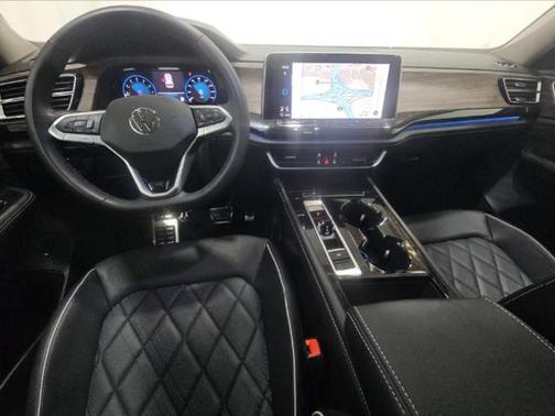 2025 Volkswagen Atlas 2.0T SEL Premium R-Line 4MOTION