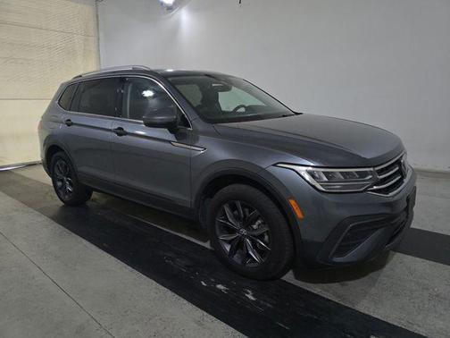 Platinum Gray Metallic 2022 Volkswagen Tiguan 2.0T SE 4MOTION