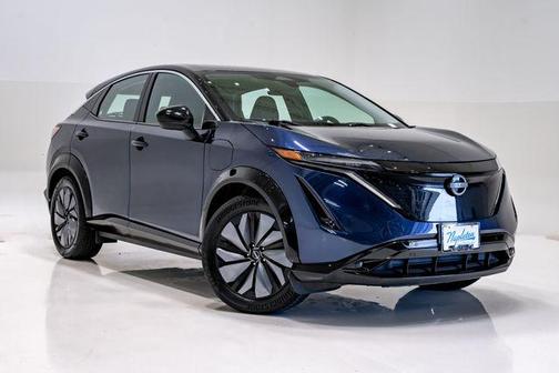 Deep Ocean Blue Pearl/Black Diamond Pearl 2023 Nissan ARIYA ENGAGE