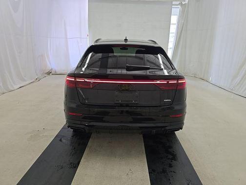 Black Metallic 2025 Audi Q8 55 Premium Plus