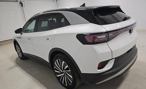 Opal White Pearl 2023 Volkswagen ID.4 Pro S Plus