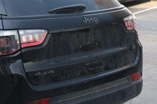 Diamond Black Crystal Pearlcoat 2026 Jeep Compass Latitude