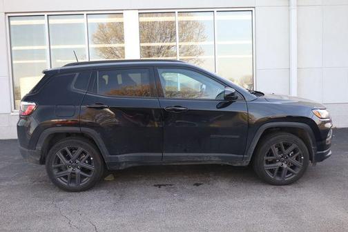 Diamond Black Crystal Pearlcoat 2026 Jeep Compass Latitude