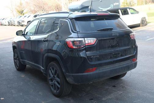 Diamond Black Crystal Pearlcoat 2026 Jeep Compass Latitude