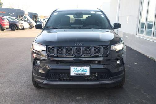 Diamond Black Crystal Pearlcoat 2026 Jeep Compass Latitude