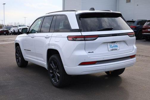 Bright White Clearcoat 2026 Jeep Grand Cherokee Limited