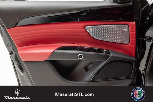 Nero Tempesta Metallic 2023 Maserati Grecale Modena