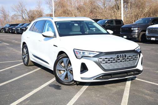 2024 Audi Q8 e-tron Premium Plus