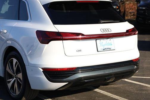 2024 Audi Q8 e-tron Premium Plus