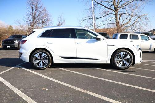 2024 Audi Q8 e-tron Premium Plus