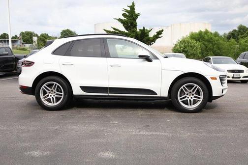 2018 Porsche Macan Base