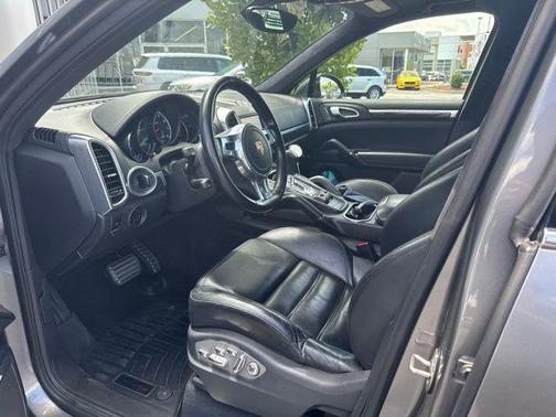 Black 2011 Porsche Cayenne Turbo