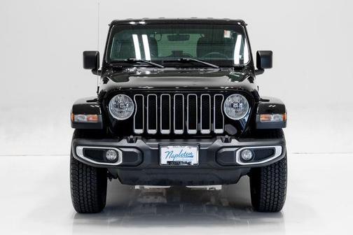 Black Clearcoat 2022 Jeep Wrangler Unlimited Sahara