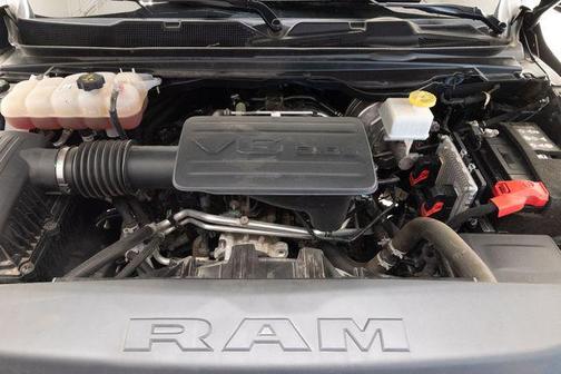 Diamond Black Crystal Pearlcoat 2023 RAM 1500 Laramie