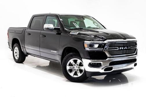 Diamond Black Crystal Pearlcoat 2023 RAM 1500 Laramie
