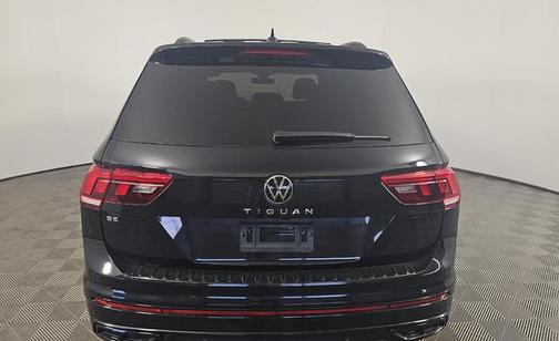 Deep Black 2024 Volkswagen Tiguan 2.0T SE R-Line Black