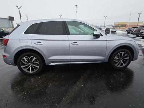 2023 Audi Q5 45 S line Premium Plus