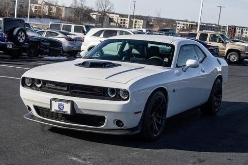Photo 4 of 27 of 2020 Dodge Challenger R/T Scat Pack