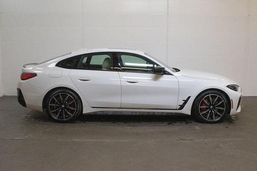 Alpine White 2024 BMW M440 i xDrive